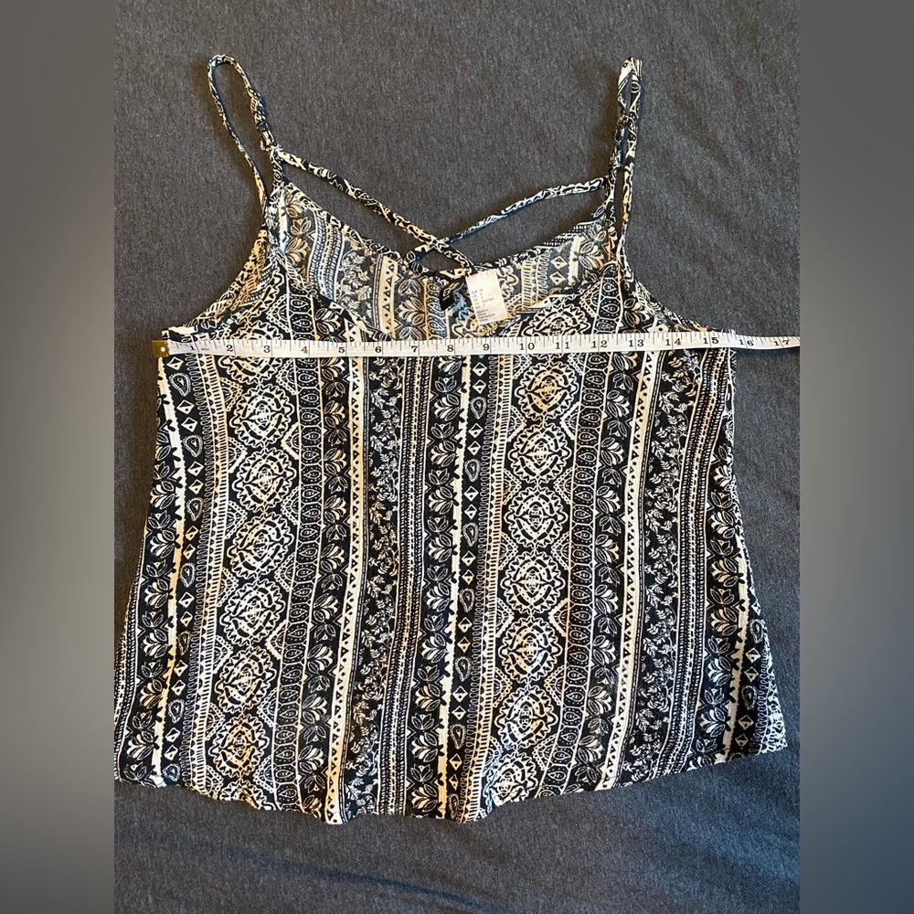 Patterned Cami - Picture 3 of 3